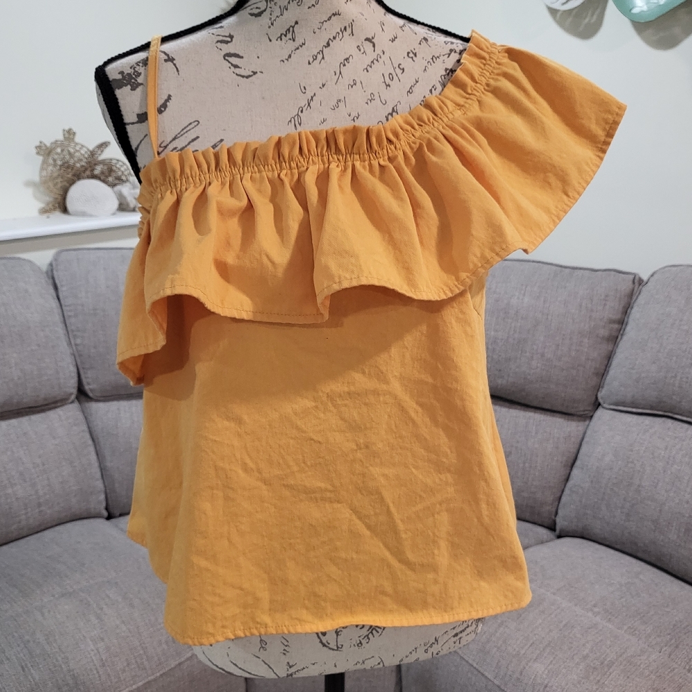 Yellow off the shoulder Hers & Mine Ruffled top. Size M